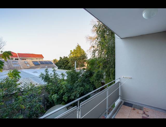 2 BEDROOM APARTMENT RENTED IN WYNBERG UPPER